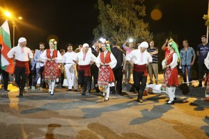 طاهر وعامر يشهدان ديفيليه مهرجان الإسماعيلية الدولى للفنون الشعبية (7)